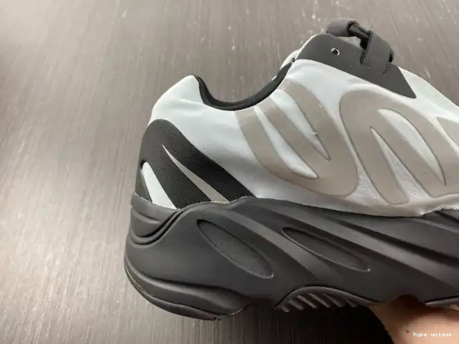 hype Boost Yeezy 700 Adidas Tint Blue MNVN GZ0711 0518